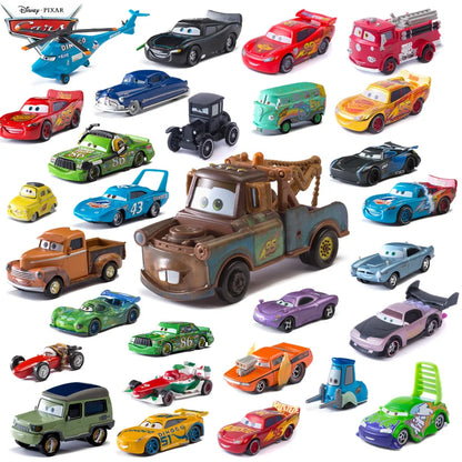 Auto da Corsa in Metallo Disney Cars. Collezione Personaggi 1:55